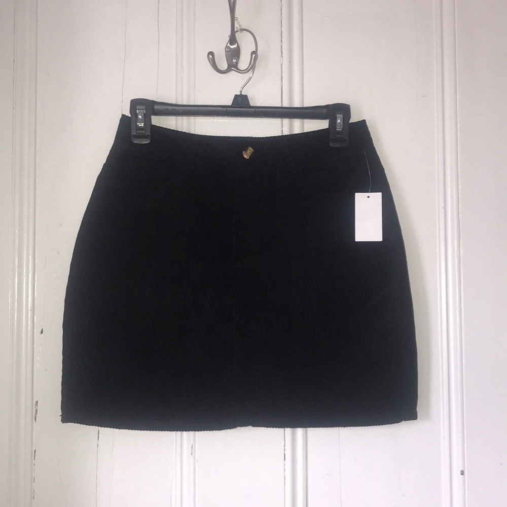 Corduroy black skirt 🌼